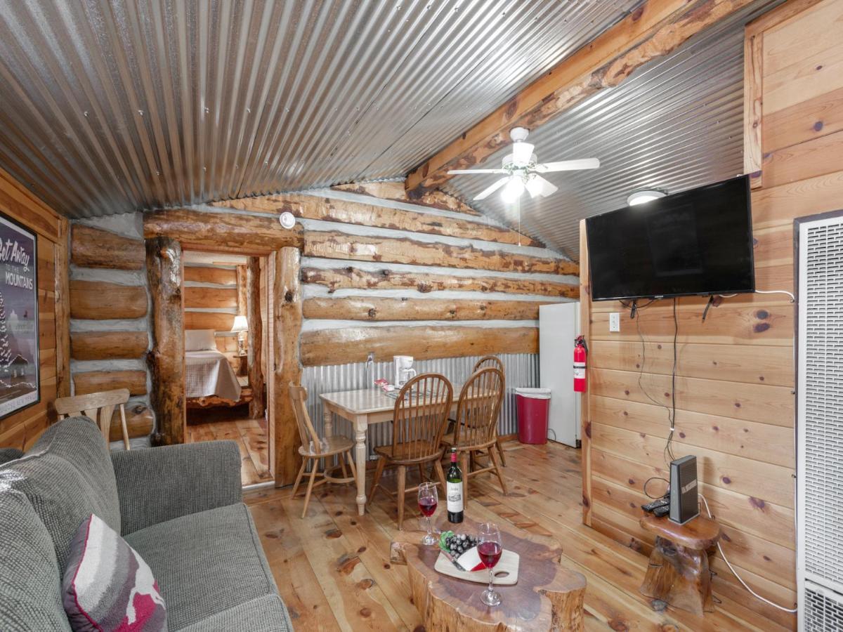 Sleeping Bear, 2 Bedrooms, Front Deck, Midtown, Sleeps 6 Ruidoso Eksteriør billede