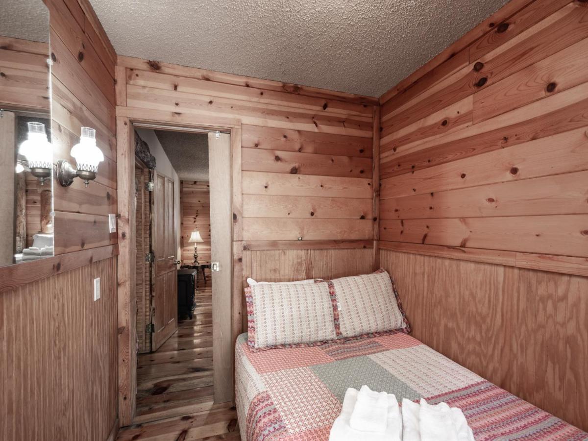 Sleeping Bear, 2 Bedrooms, Front Deck, Midtown, Sleeps 6 Ruidoso Eksteriør billede